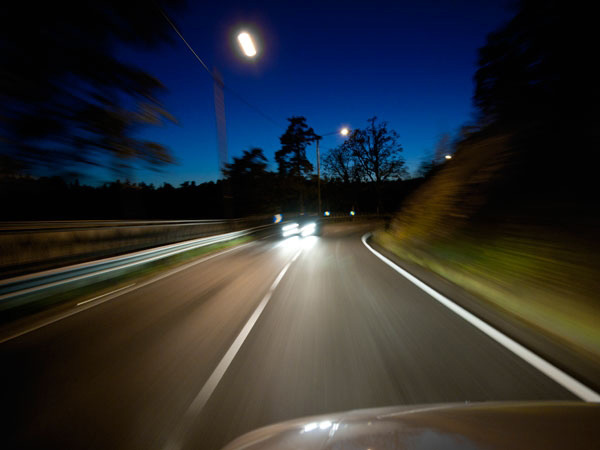 Kỹ thuật học lái xe ô tô cơ bản trời tối
